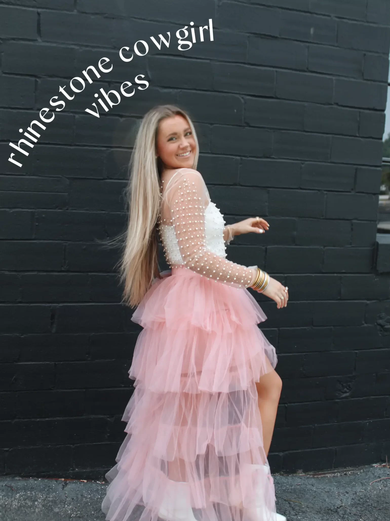 Los mejores hashtags #cowgirl vibraciones de vaquera de diamantes de imitación |